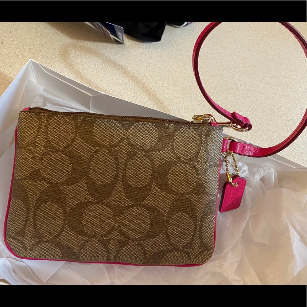 Coach wristlet - Picture 3 of 3